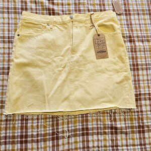 Women's lucky brand skirt. Yellow
